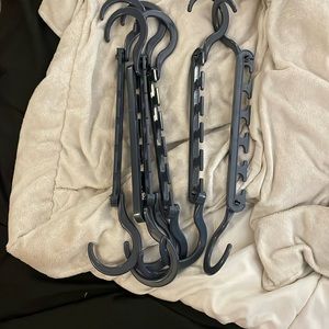 Space saving hangers (8)